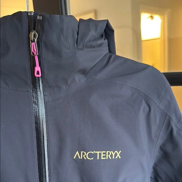 Arc'teryx Black Sentinel Ski Snow Jacket (womens)